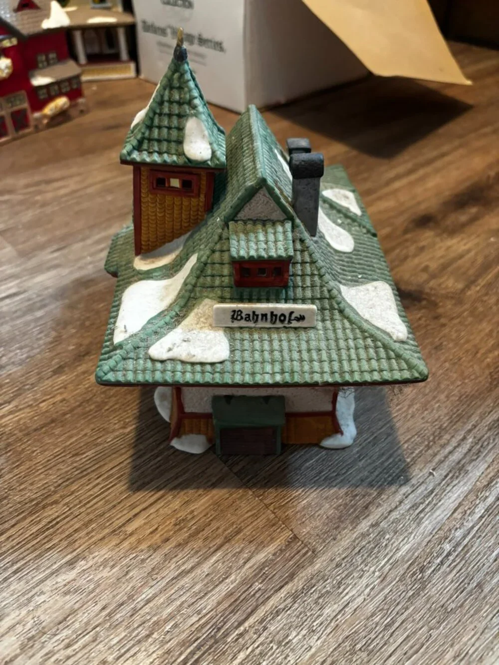 Department 56 Christmas village light up building Bahnhof